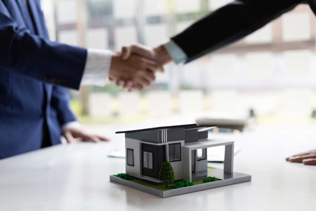 apretón de manos para cerrar un trato